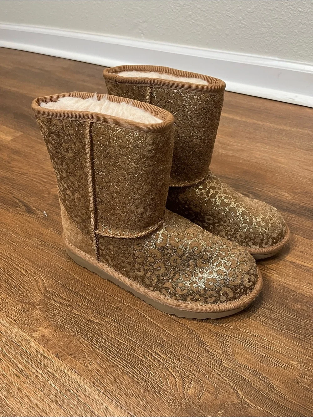 UGG Girl Chestnut Leopard Suede Cozy Lined Boot Size 3